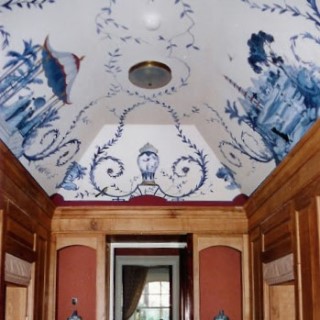 Chinoiserie hallway ceiling